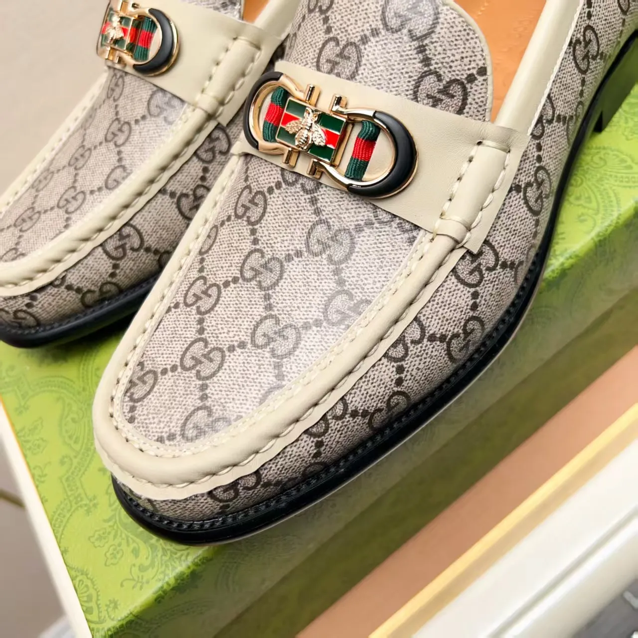 Men's men's shoes 💰460 🆘【GUCCI】Gucci ·🐂里· Hot-selling pea shoes top brand luxury, top quality, the latest fashion pea shoes.. The upper is made of original first-layer cowhide. (Full first-layer water-dyed 🐂 leather·inner). The original stylish and stylish soft rubber wear-resistant and non-slip outsole is light and comfortable on the foot, available in 3 colors! Matching code: 38-44 (customized at 45.46.47)